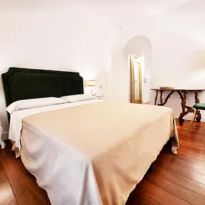 Apartment Charme & Chic San Giacomo, Rome